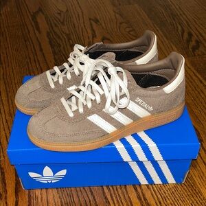 Adidas Women’s Tan Handball Spezial Sneakers NEVER WORN w/ extra shoelaces